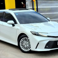 كامري 2025 وكالة عبد الطيف جميل  فول مواصفات و واضحة المواصفات ب الصور...