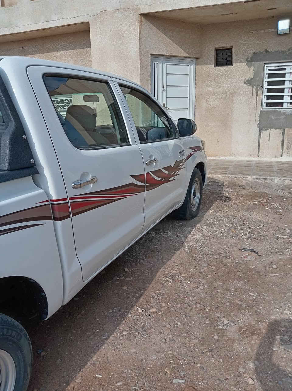 السلام عليكم
هايلوكس 2014 كير عادي مكفولة شاص 12 رقم واسط باسمي سنوية تنتهي 2029
***********
