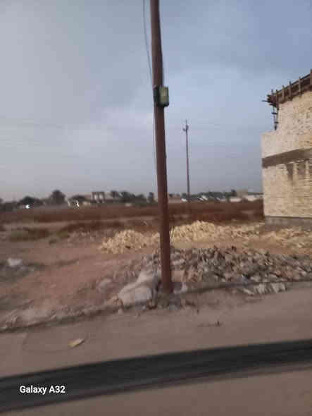 السلام عليكم قطعة أرض للبيع مجمع الشواطى 
مساحه 300 متر واجهه 30 نزال 10 مجمع متكامل من كل الخدمات كهرباء ماء شوارع تبليط هدؤء تام وناسهه الطيبه مكانهه على الشارع الرئيسي وليس فرعيه  السعر 150 وبيهه مجال قليل الأتصال على الرقم *********** بي واتساب
