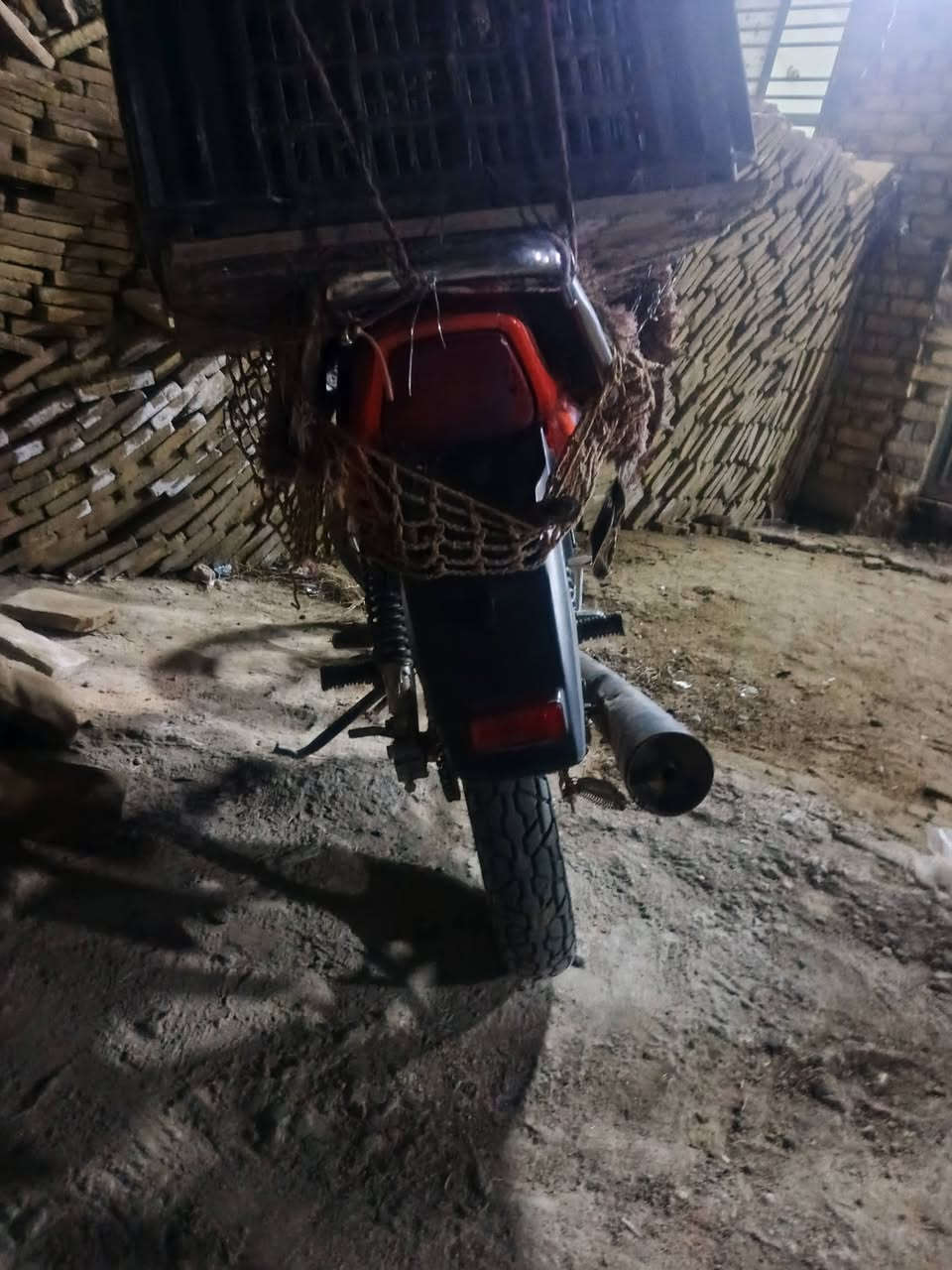 السلام عليكم دايون كلك ومابيه ابليته للبيع مكان حله شارع 80 جهت كربلاء السعر 400وبيه مجال قليل وهاذه رقمي***********
