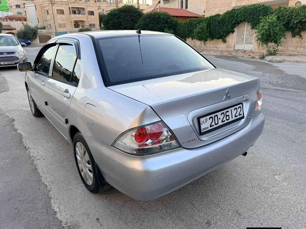 بسم الله الرحمن الرحيم

متسوبيشي لانسر موديل 2013 خصوصي مالك اول من الحره 
ماتور 16 اصلي قوي واقتصادي 
جير تومتيك تب تونك اصلي 
غرفة بلادها اصلية لون بيج اصلي ولا نقره بطاين تابلو ارضية سقف كلو تمام الحمدلله
زجاج ال4كهربا كامل 
مكيف حامي بارد شغال 100‎%
مسجل JVC الاصلي مع سماعات الأصلي
دهان وكالة 
ترخيص معها لشهر 11/2026
ميكانيك وكهربا كلو تمام الحمد لله مش ناقصها ولا شي
الفحص:
3جيد قصعة راس 
بدون ولا ملاحظه بودي 
البيع كاش فقط 
للاستفسار رقم صاحب السياره 0782241643


**إذا كنت صاحب هذا الإعلان وتريد حذفه لأي سبب، رجاءا أرسل رسالة إلى الدعم الفني**