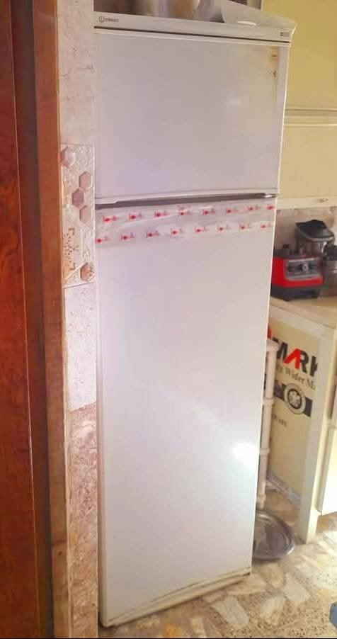 ثلاجة مستعمله نظيفه) أكبر حجم ٢٢ قدم )  مال عائلة
( السعر قفل ١٧٥ قفل  ) يعني بلاش


**إذا كنت صاحب هذا الإعلان وتريد حذفه لأي سبب، رجاءا أرسل رسالة إلى الدعم الفني**