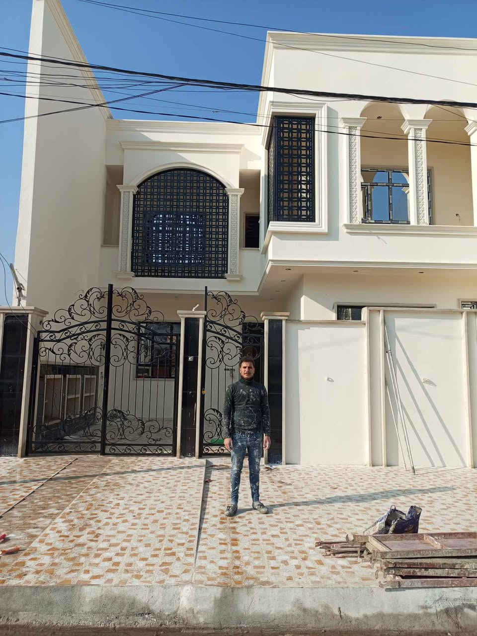 صباغ منازل اسعار مناسب جداً 🏘 
شغلي شرط اسلمك للبيت شغل مهندس  كنظافه كاع وكنظافه العمل  اسعار  مناسب مانع رطوبه وتصيلح جدار 
وسقوف الثانويه واتساب  ***********.. ***********
