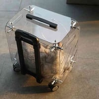 للبيع مال قطط  أو كلاب  جديده بالباكيت ويوجد توصيل  07500509588