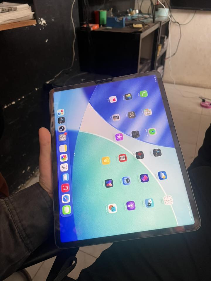 يباد ١١ الشاشه 12.9 الذكره 256 نضافه100السعر 850وبي مجال قليل الرقم***********
