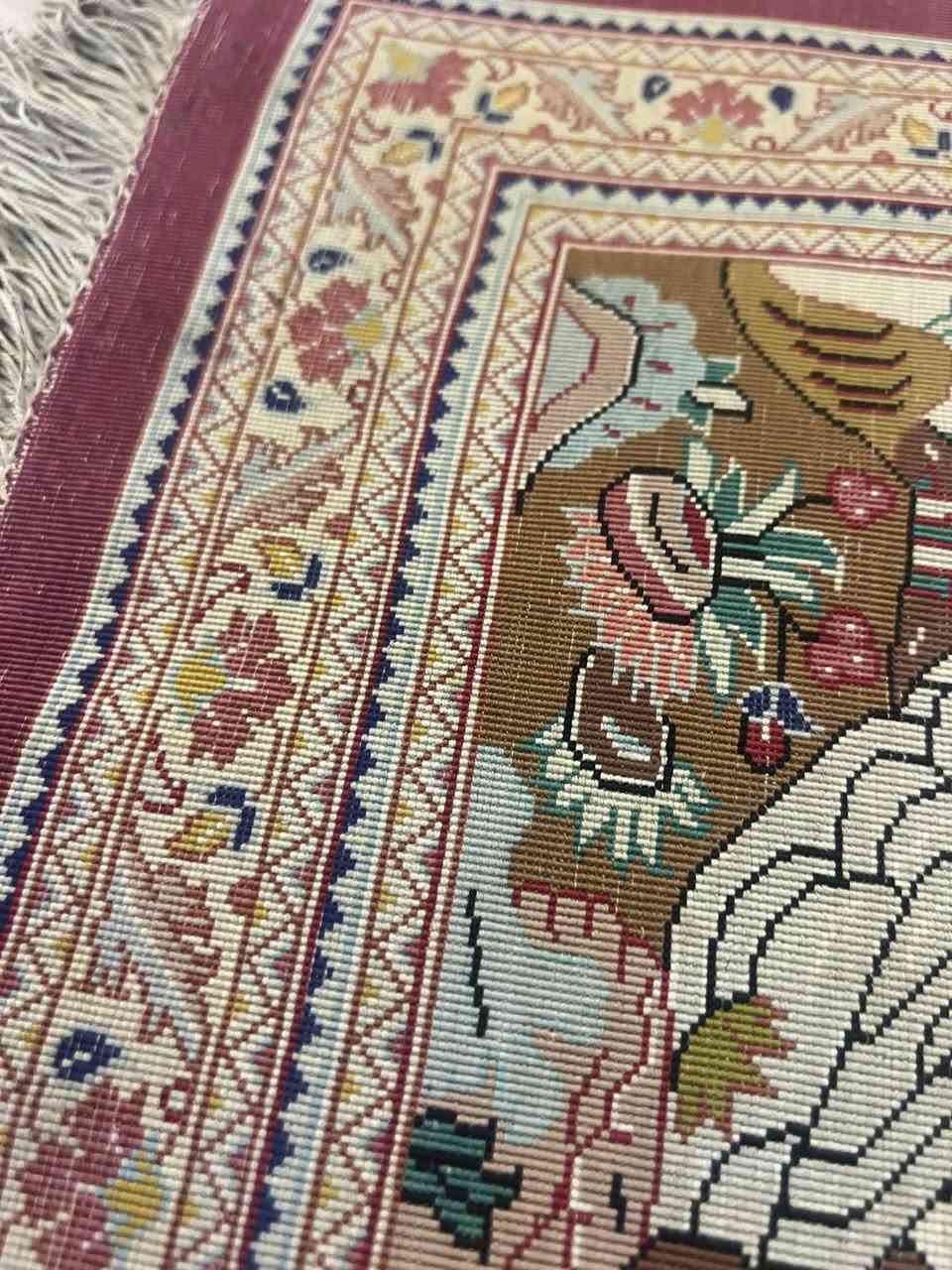 سجادة قم حرير طبيعي يدوي مصوره اشجار وحيوانات الوان نباتية نضافة 100% القياس 80 في 55 
السعر ٤٠٠ دولار 
***********
