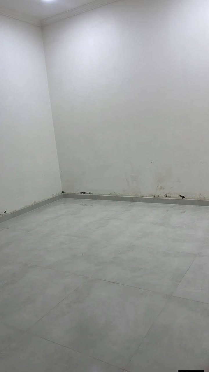 🏢 للإيجار – شقة طابق أول
✨ شقة جديدة وجبيرة ومرتبة جدًا، جاهزة للسكن مباشرة

تفاصيل الشقة:

استقبال 🛋️

غرفتين نوم 🛏️

صالة عائلية

مطبخ 🍽️

صحيات 🚿

منور

🏡 الشقة نظيفة وحديثة ومناسبة للعوائل

💰 سعر الإيجار: 

📍 الموقع: المنطقة (ام الخيل سوق العصري )

📞 للاستفسار: ***********
