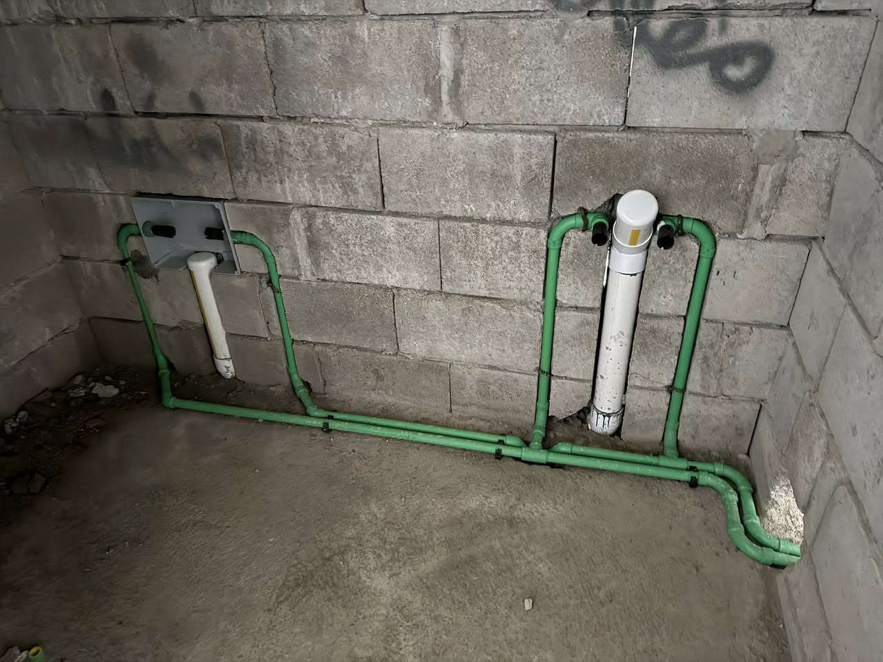 تاسيس مجاري في موصل حي صديق 
***********
