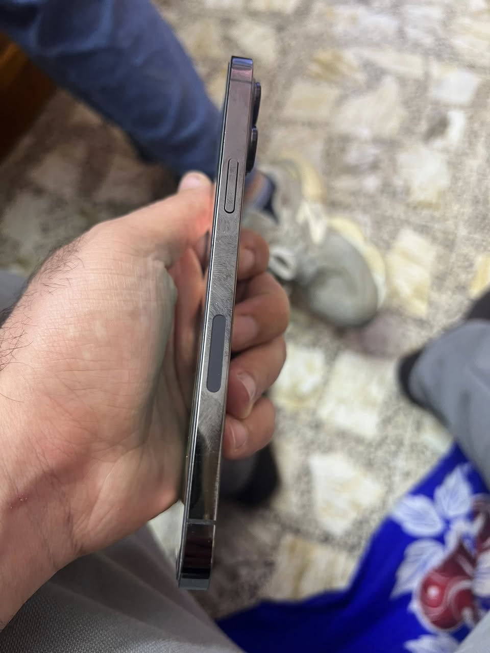 السلام عليكم أيفون 12بروماكس للبيع ذاكره 256.   بطاريه 79 مكفول ما مفتوح سعره 450.    بغداد للاستفسار ***********

