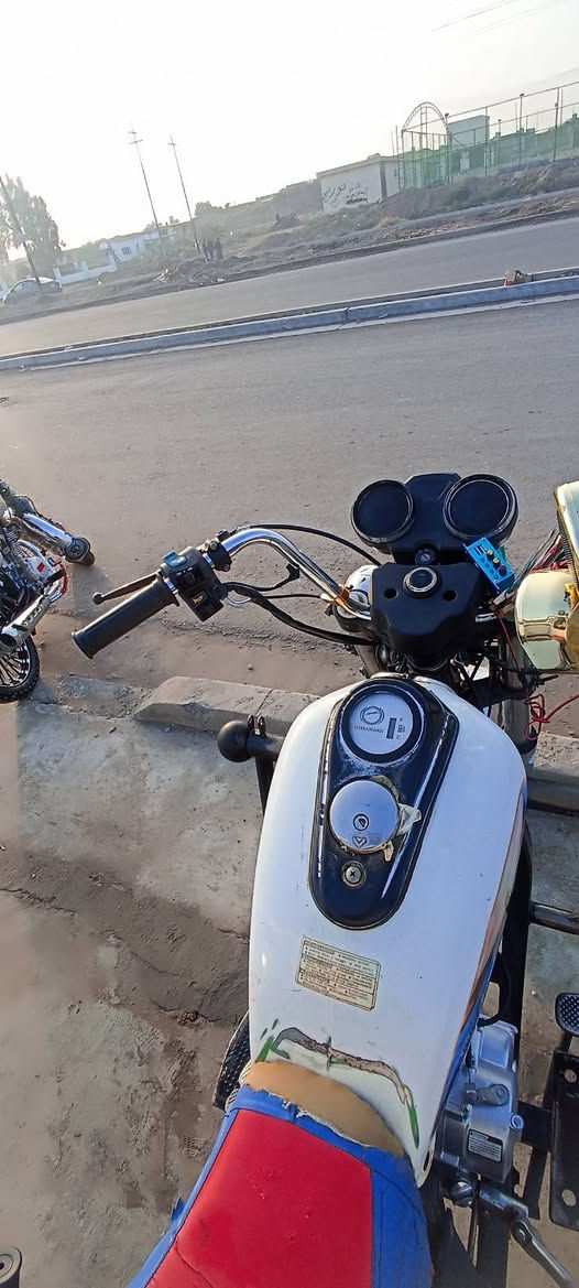 السلام عليكم ستوته للبيع فحل محرك ما مفتوح موديل 2023 مكاتبه ومن فيس بيها السعر خاص مكان بيجي ***********
