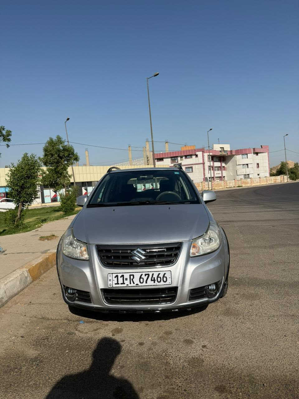 السلام عليكم
سازوكي sx4 
موديل 2013 
السيارة حلوه مكينه و كير و تبريد شغال بيهة صبغ اثر جراد اني صبغته على ايدي البنيد و المسطره الفوك مال جاملغات اثر جراد بدون اي طخه و بيهة بارد شويه بل باب عكس السايق 
رايدهة ب 66 و بيهة شويه مجال للشراي 
العنوان : بغداد - البياع 
للأستفسار : ***********
