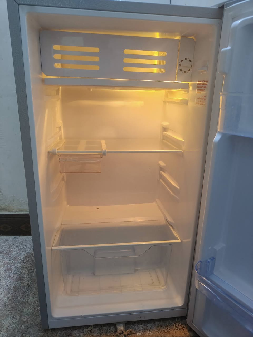 ثلاجة حجم صغير شغالة عالفحص ما داخلة تصليح.
انطي سعر باليرضي الله واخذها
الناصرية - شارع الامام علي
***********
