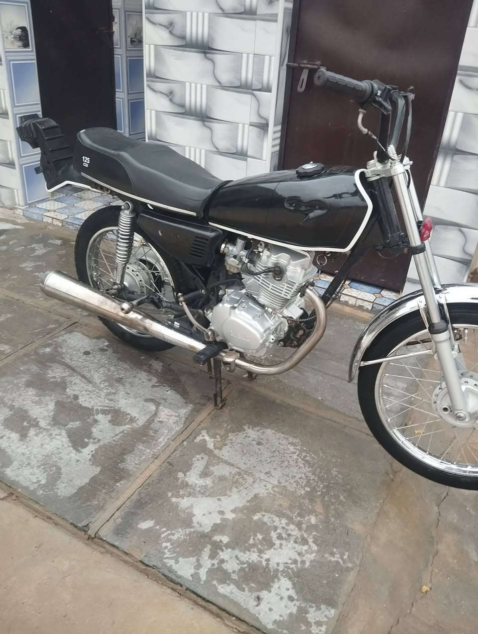 دراجه للبيع موديل 23 دراجه كلك بيها بستم بس مصلح المشراي فلا يتعبني مكاني القراف سعر 450 *********** بي واتساب
