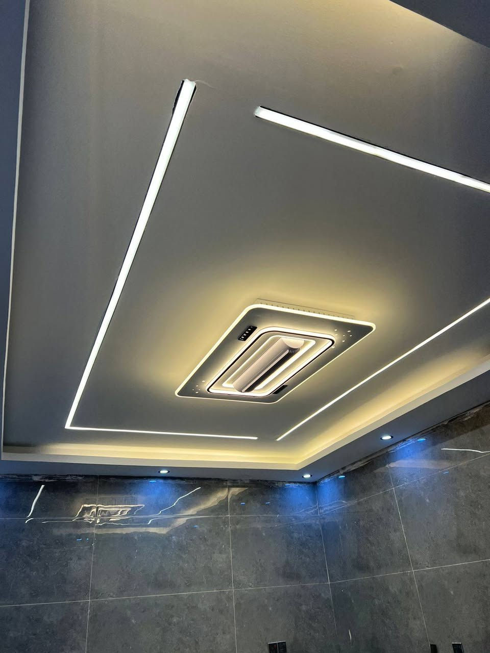 عمل جميع انواع الديكورات والصبغ
عمل درجه اوله ونسب الاسعار 

رقم ***********واتساب
