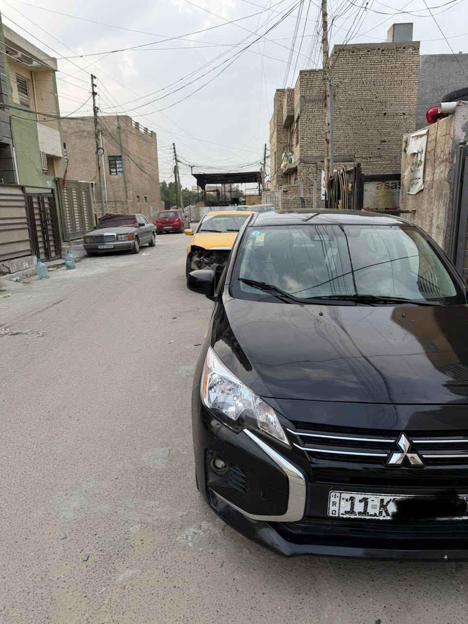 السلام عليكم
مسيوبيشي ميراج اسود 

موديل 2024

السياره دخول جديد مرقم بغداد  وجاهز ماشيه 26 الف ميل 

بيها 3 قطع صبغ السياره بدون ايرباك

نظيفه جدا وما ماشيه في العراق اقتصادية إلى إبعد الحدود 

تخم تاير وويل جدد 

السعر 100 وبيها مجال بسيط جدا  

صور الحادث مرفقه في المنشور

للتواصل 

*********** واتساب فقط 

*********** هاتف بغداد, العراق
