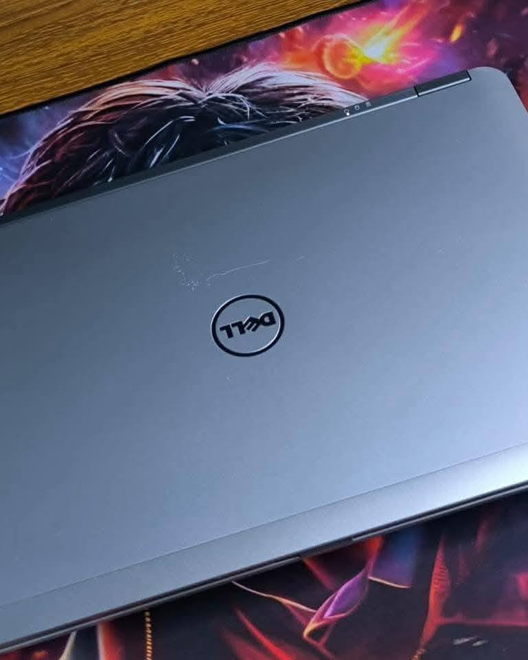 القطع محدوده 
لابتوب مناسب للدراسة و الطباعة  خفيف الوزن سلم
من شركه Dell lattitude E6440 يجي بمواصفات  كور سفن من ذوات الجيل الرابع  و رام 8  كيكا قابل للتطوير مع هادر 256ssd ssd كيكا و كارت شاشه ٤ كيكا متصل م و بحجم الشاشة ١٤ انج.

DELL Latitude 6440 
Core i7 - gen 4M
كور سفن جيل الرابع
Ram: 8 GB - DDR3
رام 8  كيكا نوع DDR3. قابل للتطوير 
Hard Disk: 256 GB - SSD
هارد 256 كيكا ssd .  قابل للتطوير 
4 GB Intel (R) HD Graphics
كارت شاشة داخلي 4  كيكا قابل للتطوير 
حجم الشاشة كبير 14  انج
كيبورد اللابتوب ضوئي ليزري ( انكليزي -  عربي)
يتوفر ب وندوز 10 ووندوز
 و بسعر ١٧٥ الف

 للحجز و الاستفسار مراسلة الصفحه
أو الاتصال
***********
***********
بابل قضاء المحاويل حي الأسرة قرب المدرسة الكوتية
