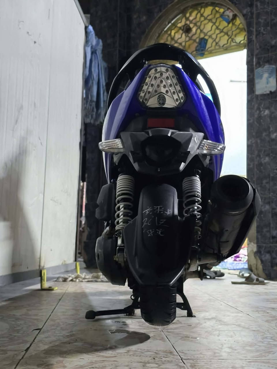 للبيع
GTR
مديل2011
الدراجة مكفولة كفالة عامة 
خاص فتوح 
التصال ***********
الدراجة عارضها ب مليون و200
