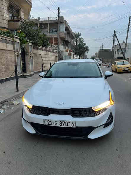 السلام عليكم للبيع فقط
كيا k5 2021 لون ابيض رقم اربيل بأسم شركة تريد تحويل وكالة مضمون حادث باب خلفي وبنيد قطعتين فقط وسونار وصور الحادث بالمنشور  محرك 1600 تيربو 
المكان :بغداد
السعر150 
رقم الهاتف:***********
