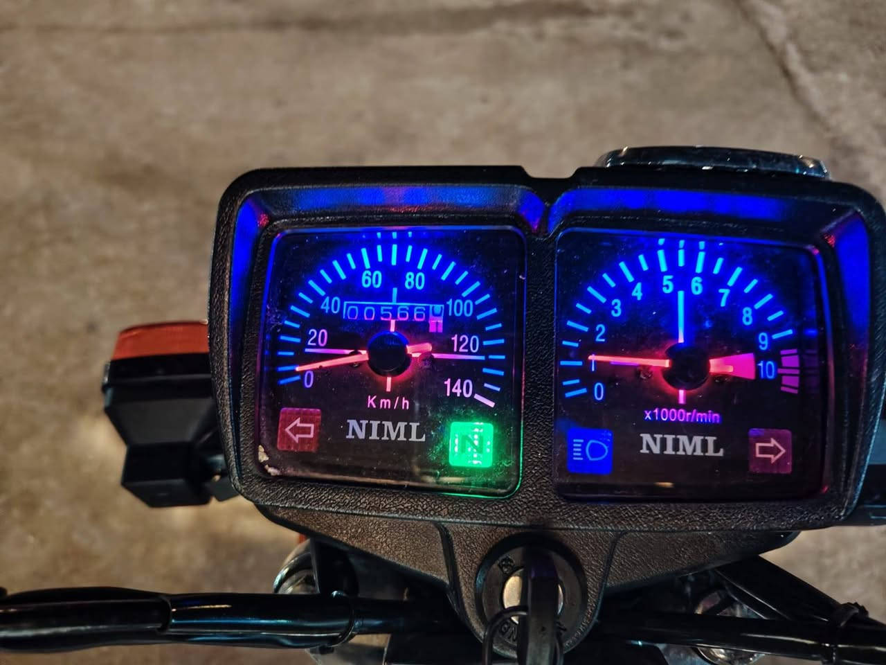 السلام عليكم دراجه اربعه كير للبيع اوراق سكنر الدراجه زيرو مكفوله السعر 725 بيه مجال
العنوان كربلاء احمد الوائلي
***********
