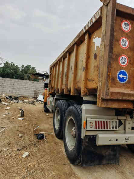 سلام عليكم فالفو البيع قلاب موديل 81 رقمها بغداد ألماني سنويه الـ 28 محرك وكير+مجموعه مكفولات تخم تاير جديد +دوشمه +تبريد مكفوله شرط التحويل 
***********
***********
