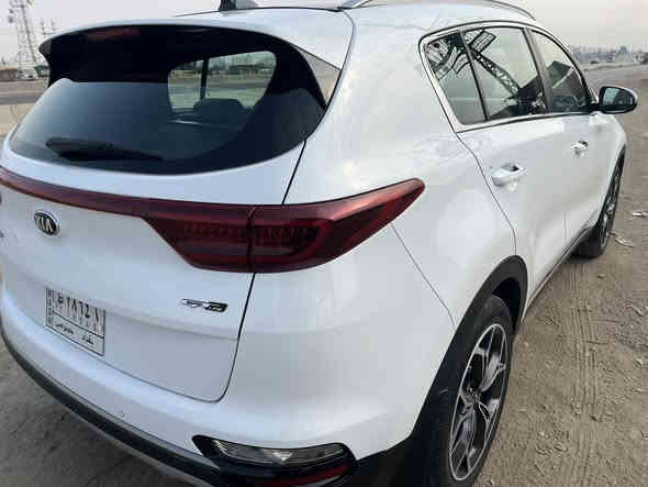 سلام عليكم 
للبيع سبورتج جيتي لاين ابيض 
ماشية 65 الف
الموديل 2021 خليجية
 مكفولة من الصبغ والتبديل  فقط  بارد شي قليل باب خلفي اليمنه  
المواصفات :
بانوراما
محرك 2000 دوش 
تشغيل بصمة + ابواب + تشغيل عن بعد
هاندبريك بصمة + اوتو هولد + مانع انزلاق + مانع انحدار + درايڤ مود
صندوگ كهرباء + ذكي 
شاشة چبيرة نڤكيشن + كاميرا داورة
تبريد بيانو + مناخي 
كراسي جلد + كراسي كهرباء 
شاحن وايرليس للهاتف
بگلايت لد + لد نهاري زينون + بروجكتر زينون 
8 ايرباك 
ستيرن حرف D
حساس امامي + حساس خلفي + حساس مطر + حساس لايت 
نظام ترحيب
تبريد قطعتين 
ويل كب چبير
رقم بغداد 

السعر 232 و بيها مجال
السيارة جداً نظيفة وجديدة بالعافية على الياخذها 
مكاني بغداد 
*********** وتساب
