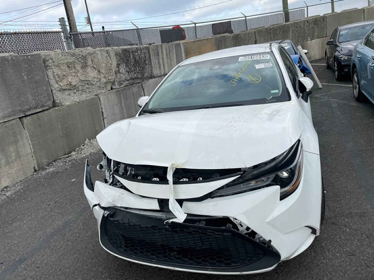 السلام  عليكم سياره كورلا وارد،امريكي موديل ٢٢ معوقين  حادثها بنديد ودعاميه اماميه للإستفسار على الرقم،***********للبيع
