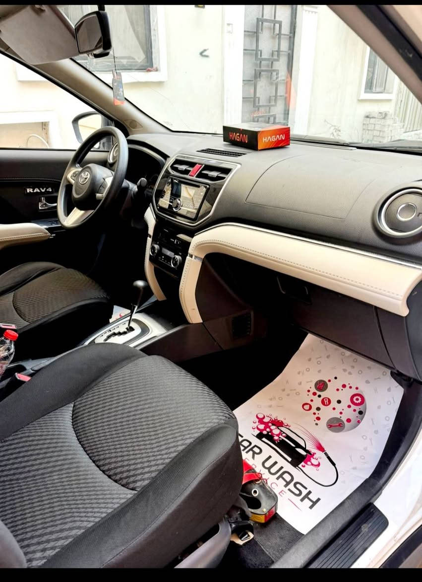 تيوتا رش ١٣٠ دولار بيها مجال ابيض ثلجي ٧ راكب باسمي تحويل مباشر رقم اربيل محرك كير اكسل صدر مكفولات بصمةتحكم ستيرن سنتر لك محرك ١٥٠٠ سلندر Dual vv _ i44
نظام اقتصادي ECO

مانع انزلاق ABS

نظام ثبات إلكتروني Esp

كير اوتوماتيك 

تبريد قطعتين وسقفي ثلج مكفول

مقاعد مخمل اسود 

٨ ايرباك 

كامرة خلفية حساس خلفي اشاير بالمري لد نهاري ليلي لايت زنون عالي ناصي 

Usp كار بلي لوتوث 

السعر ١٣٠ 

الاتصال *********** 

عنوان اربيل
