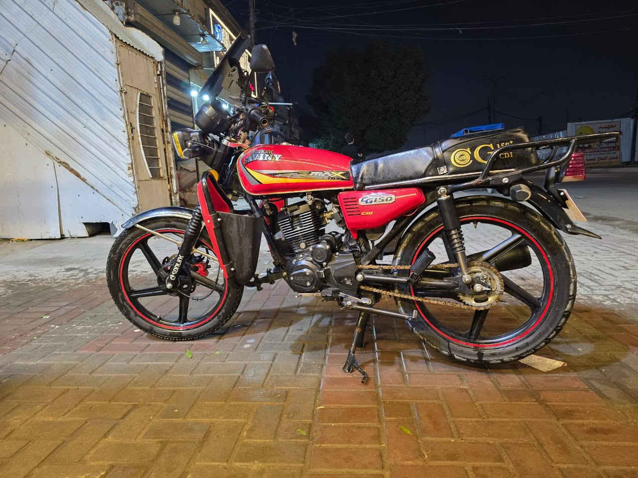 السلام عليكم دراجه ايراني 2024 دراجه كفاله نقصها بس هورن  الصدر دراجه نفس ما واضح لك بالصور للاتصال***********
