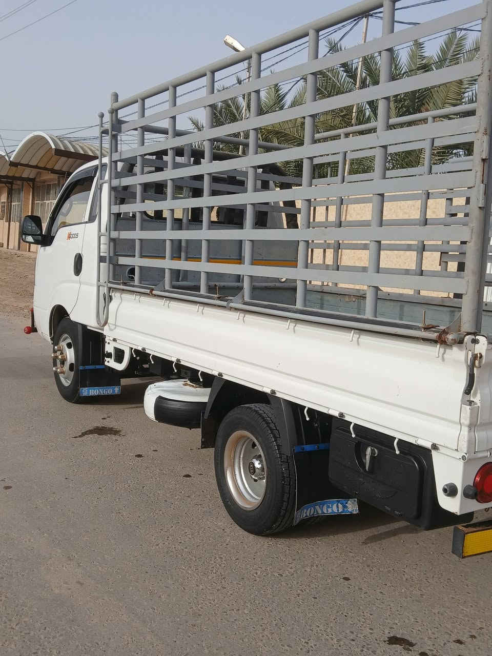 السلام عليكم فحل 22 مكفول كفاله عامه رقم بغداد نكليزي ماشي 70 الف سياره حلوه ما ناقصه شي تاير محور سعر 182 وبيه مجال والي ميعجبه السعر يعبر المنشور ***********
