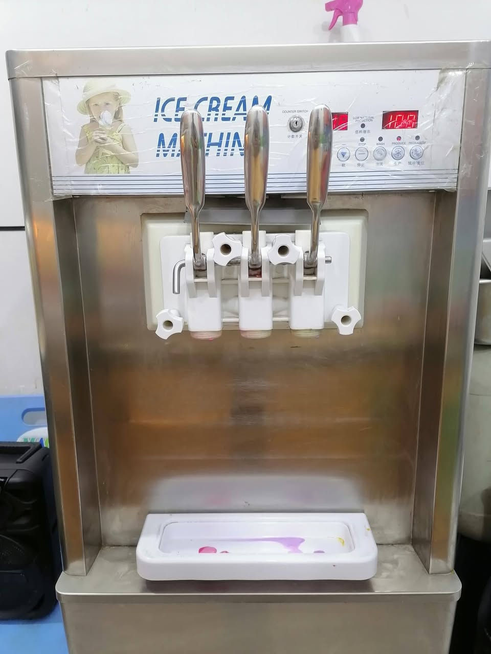 السلام عليكم
محل مرطبات
سوفت صيني ١
ازبري ٢ كب إيطالي و اسباني
مجمده إيطالي سنكل فيز ٦ حوض كبير
دي اس كربجاني ٦ كيلو تبريد ماي
العنوان الناصرية
***********
