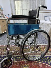 كرسي حجم أطفال يستعمل للحمام ايضاً مع اداواته كاملة للبيع بسعر ١٥٠ الف...