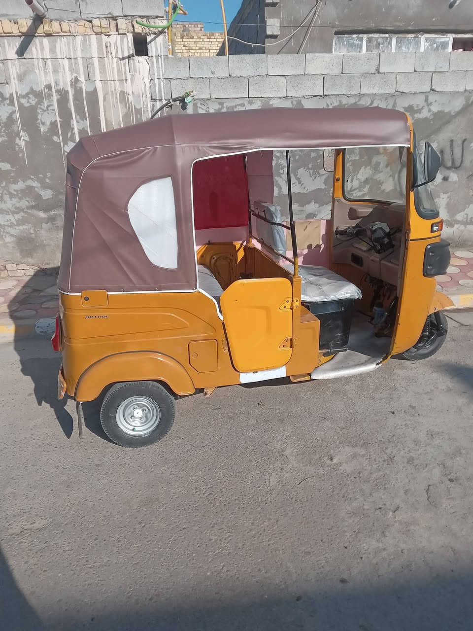 السلام عليكم تكتك 21 وراق وكيل شاكر شهر 3 
تكتك جاهزه  كفاله من المعجون والصبغ بس لدوس معمره 
المحرك مفتوح بوشه وبستم مكاني المجر الكبير السعر 6 وبيها مجال  ***********
