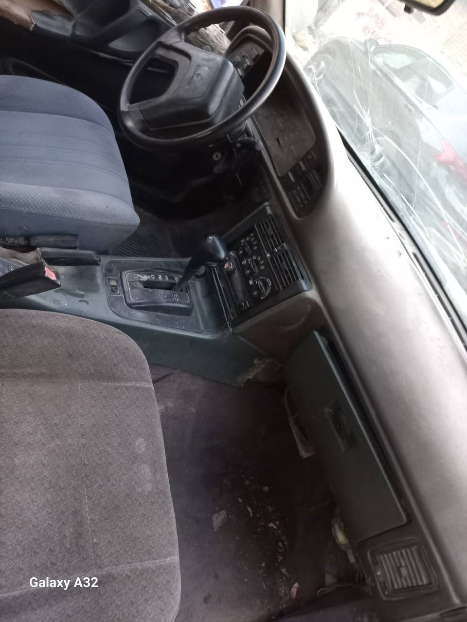 السلام عليكم برنس رقم بغداد للبيع موديل 95  سياره نقصها مشط ستيرن حداديه صدر نضيف محرك بي تنقيص شي قليل كير نضيف كهربائيات شغاله لايت خير من الله السعر 19 وبيها مجال مكانها واسط قضاء الزبيديه للأستفسار ***********

