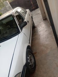 للبيع • قابل تفاوض • العلم