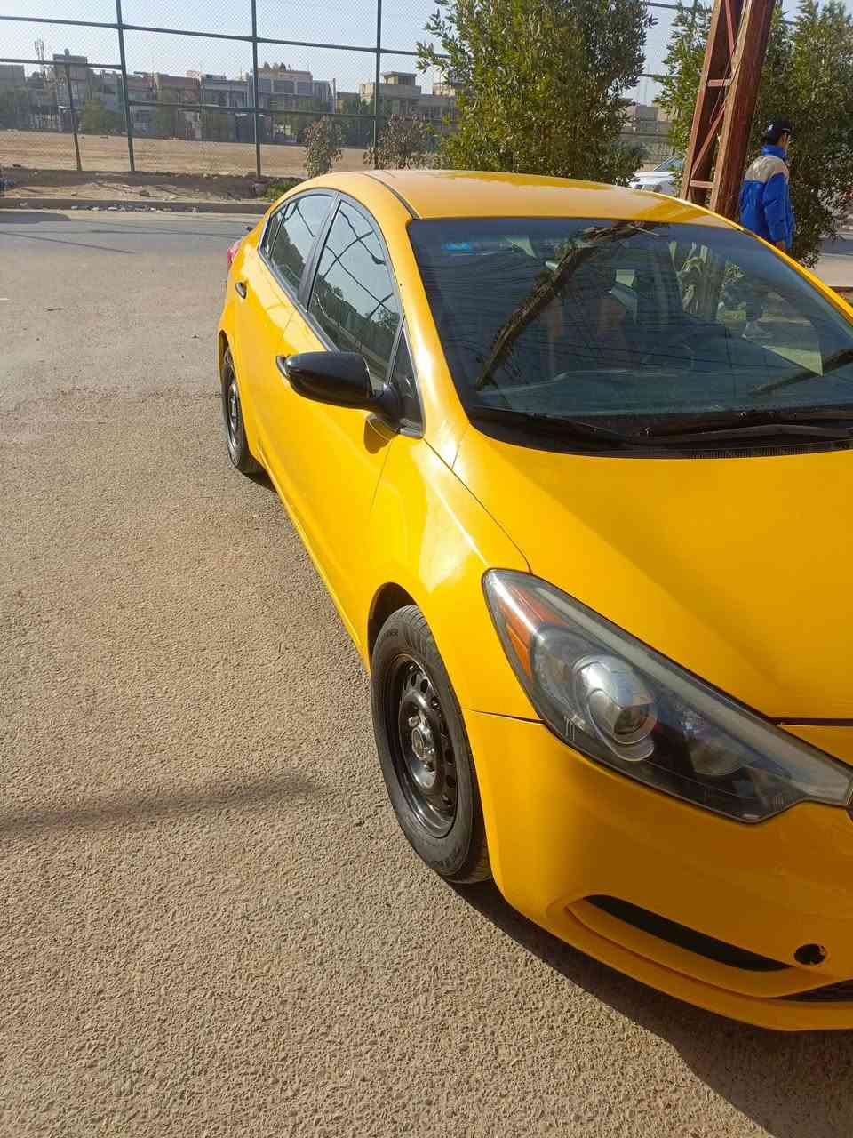 سلام عليكم فورتي 2015 تكسي موصفات عاديه صدر خلفي امامي جديد تخم تاير محرك كير خير من الله 
 حادث جاملغ  مبدل اليسر 
شواصي مكفوله
 سونار بل منشور ***********
السعر 103  بيه مجال
 مكان بغداد الشعب
