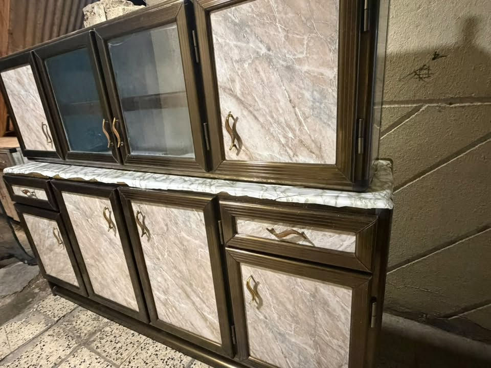 السلام عليكم عندي هذا الكاونتر مع السنك مرمر
للبيع مكاني غزاليه شارع المركز ‭***********‬

