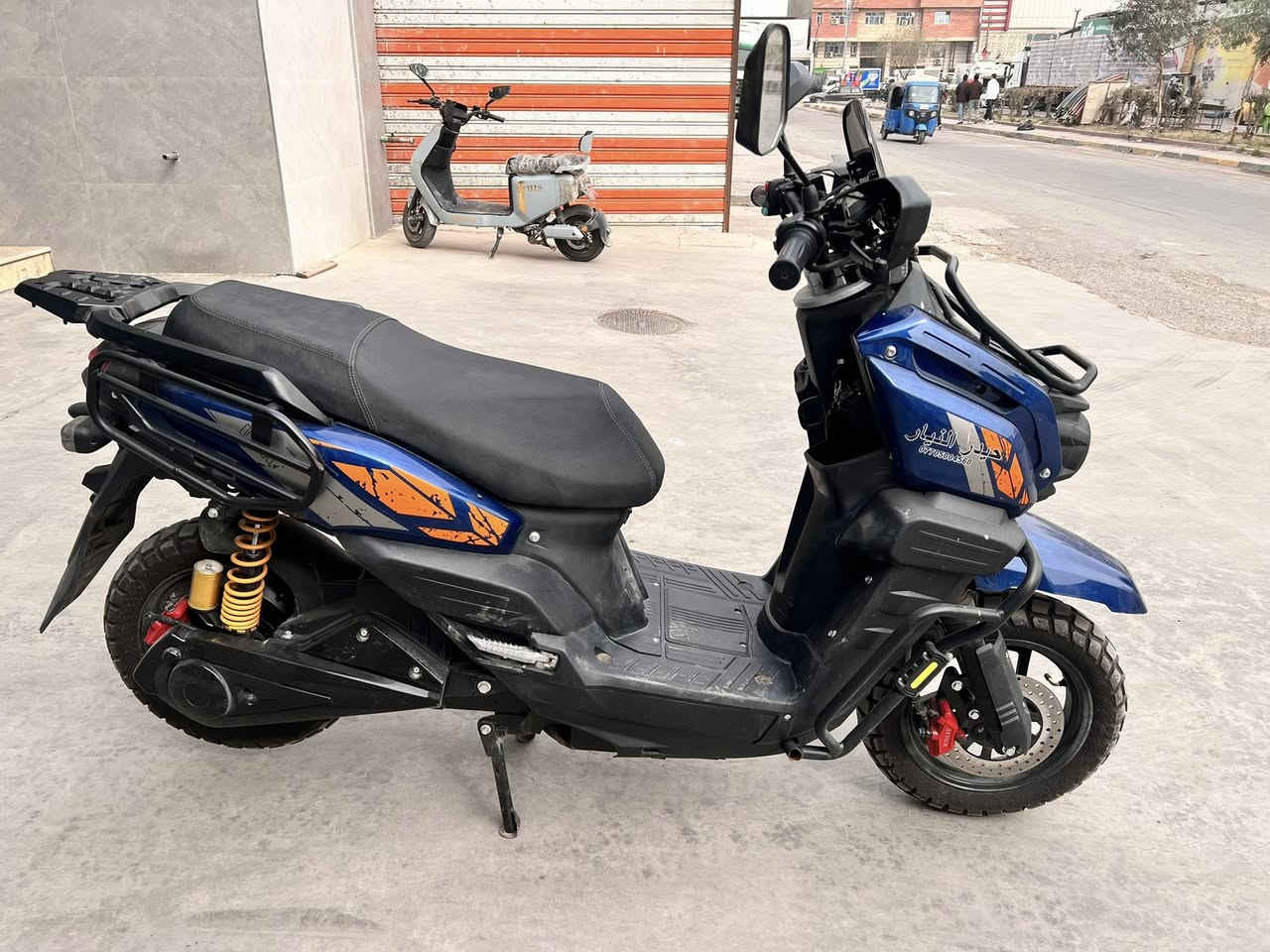 السلام عليكم 
دراجة شحن اباتشي 2025 للبيع 
مواصفات الدراجة 
6 بطاريات مسطرة 
بريكات ABS
تمشي 60 الى 70 km 
بلوتوث
اربع سرع حقيقي 
دبل اشارة + عالي ناصي رماش 
نضام بك 
السعر مليون و100 وبيهة مجال 
المكان بغداد مدينة الصدر 
للاستفسار ***********
