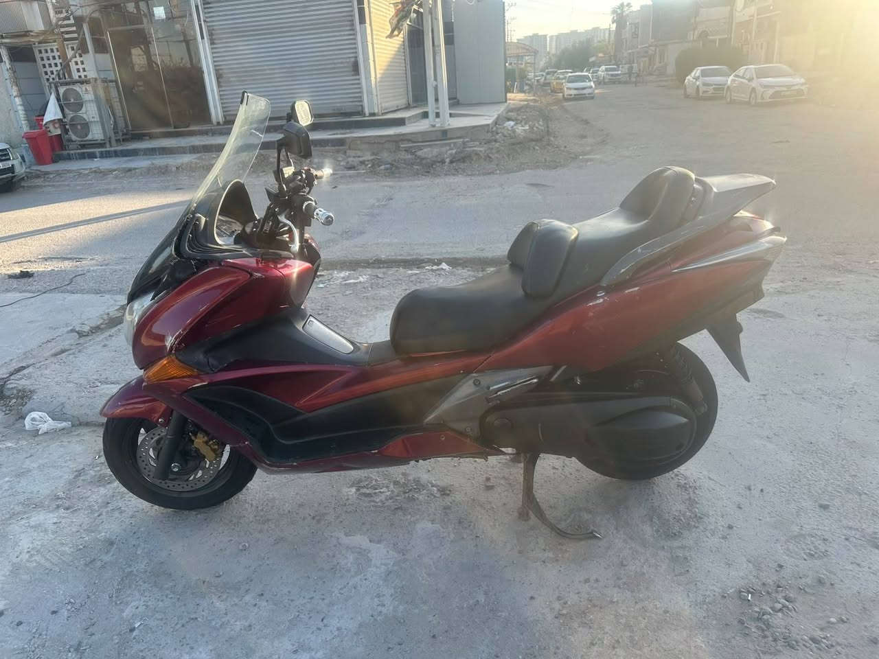 السلام عليكم سلفر GT فول الدراجه ABS اوفر مود كامله فقط بيها حادث بجم ما متاثره كلش بس كفر حماوه جوه النص كهربايات كلها شغاله استان حساس شلعه معدل تخم تاير جديد مكينه خرسه السعر 1650 مجال حك الجيه العلوان بغداد حي العامل رقمي ***********
