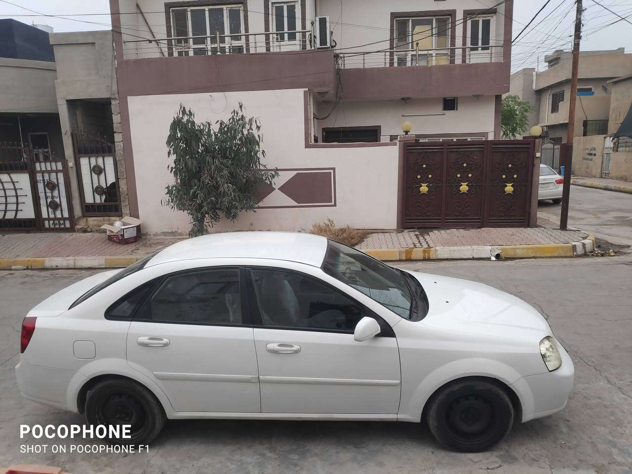 سلام عليكم 
سياره اوبترا موديل 2012 للبيع
كير عادي 
سياره مكفولة من حيث المحرك والگير والكهربائية 
والتدفئة والبريد 
على أيدي من ال 2013 لحد هسه 
السياره شرط التحويل باسمي
بيها دفتر بانزين 
سعر السياره 77 ورقه
عنواني كركوك 
للاستفسار اكثر عن التفاصيل الاتصال على رقم ***********
