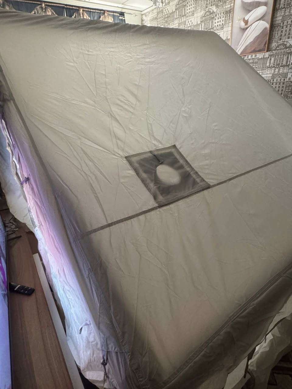 متوفر خيم النفخ ماركه اوربي  لون ابيض  المميز تكفي8 نفرات القياس الطول 310متر  والعرض210 متر  سانتيم ارتفاع 200متر  تحتوي على بانوراما وعلى مدخنه صوبه حطب وخرطوم هواء ملحقات  بمب يدوي الكبير ابوكيج جنطه وحبال وسكك السعر200 الف ***********@
