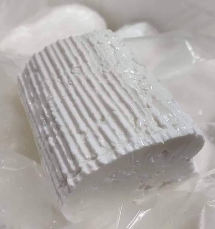 مملكة الجبن الأصلية.. تذوّق الفخامة مع إخوان البطة! 👑🧀

لأن الفطار والعشا ميكملوش من غير طعم الجبنة الطبيعية اللي على أصولها، جمعنالكم في محلات إخوان البطة تشكيلة مميزة من الأجبان الطبيعية 100% 🤩✨

🔹 جبن براميلي طعم غني ومميز.
🔹 جبن اسطنبولي لعشاق الطعم الحار والمظبوط.
🔹 جبن قريش خفيفة، صحية، وبقوام كريمي.
🔹 ملح خفيف الطعم الهادي اللي يدوب في البُق.

جربتوهم ولا لسه؟ شاركونا في التعليقات إيه نوع الجبنة الأساسي في ثلاجتكم؟ 👇

📍 العنوان: 112 شارع الخمسين الواسع بجوار مسجد سيد المرسلين.
📞 رقم التواصل: 01118174747


**إذا كنت صاحب هذا الإعلان وتريد حذفه لأي سبب، رجاءا أرسل رسالة إلى الدعم الفني**