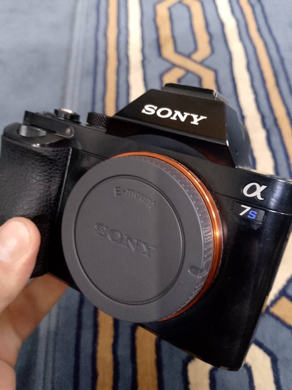 سوني a7s مارك1 للبيع بسعر مناسب جدا ***********
