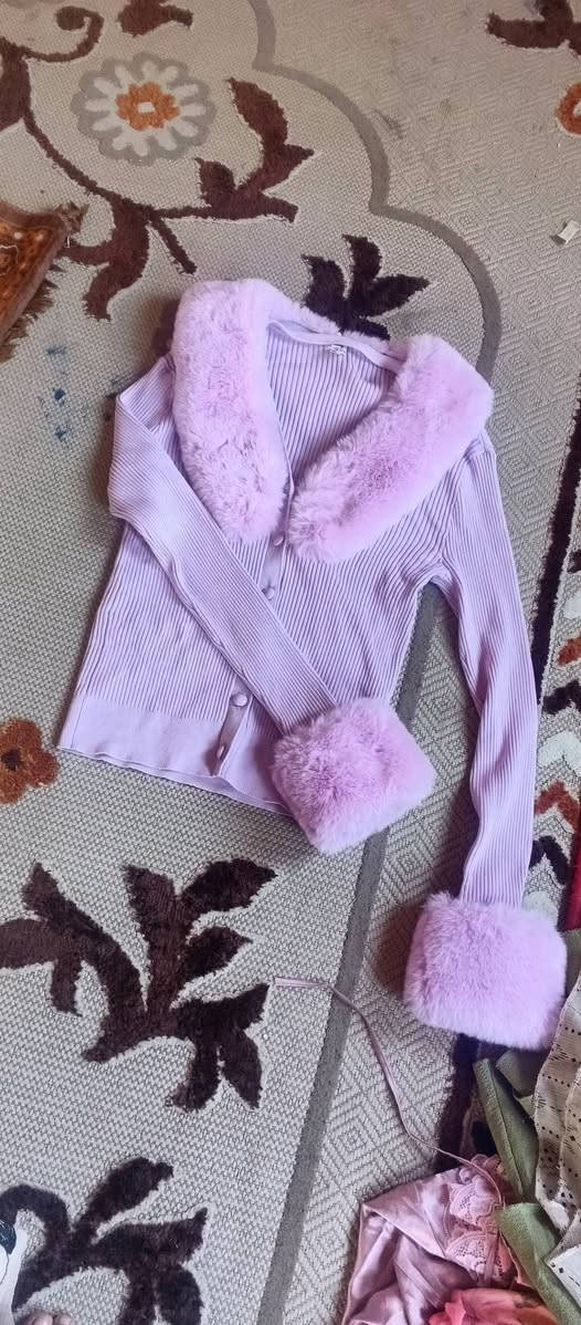 القمصان ع 10 و5 والفساتين 15 و10 ملابستهن والله وجنت ضامتهن وهسة العوز كسرنة واجيت اعرضهن للبنات ❤عندي توصيل داخل بغداد بس


**إذا كنت صاحب هذا الإعلان وتريد حذفه لأي سبب، رجاءا أرسل رسالة إلى الدعم الفني**