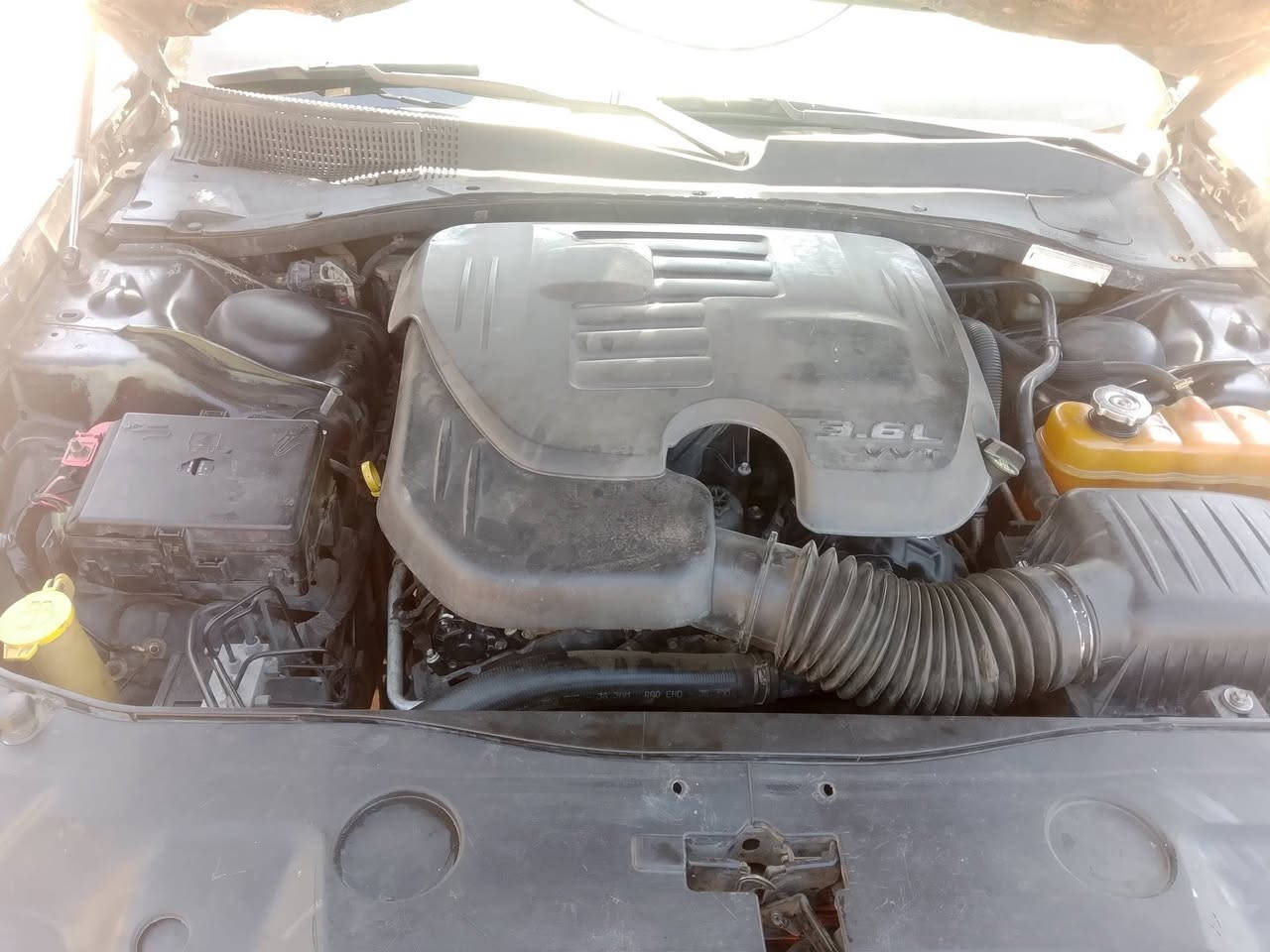 السلام عليكم جارجر مديل 11 مكينه جديده هسه شادهه كير حداديه تخم تاير كله جديد رقم بصره نكليزي سياره جاهزه السعر 100 وبيه مجال قليل *********** مكان السياره ميسان
