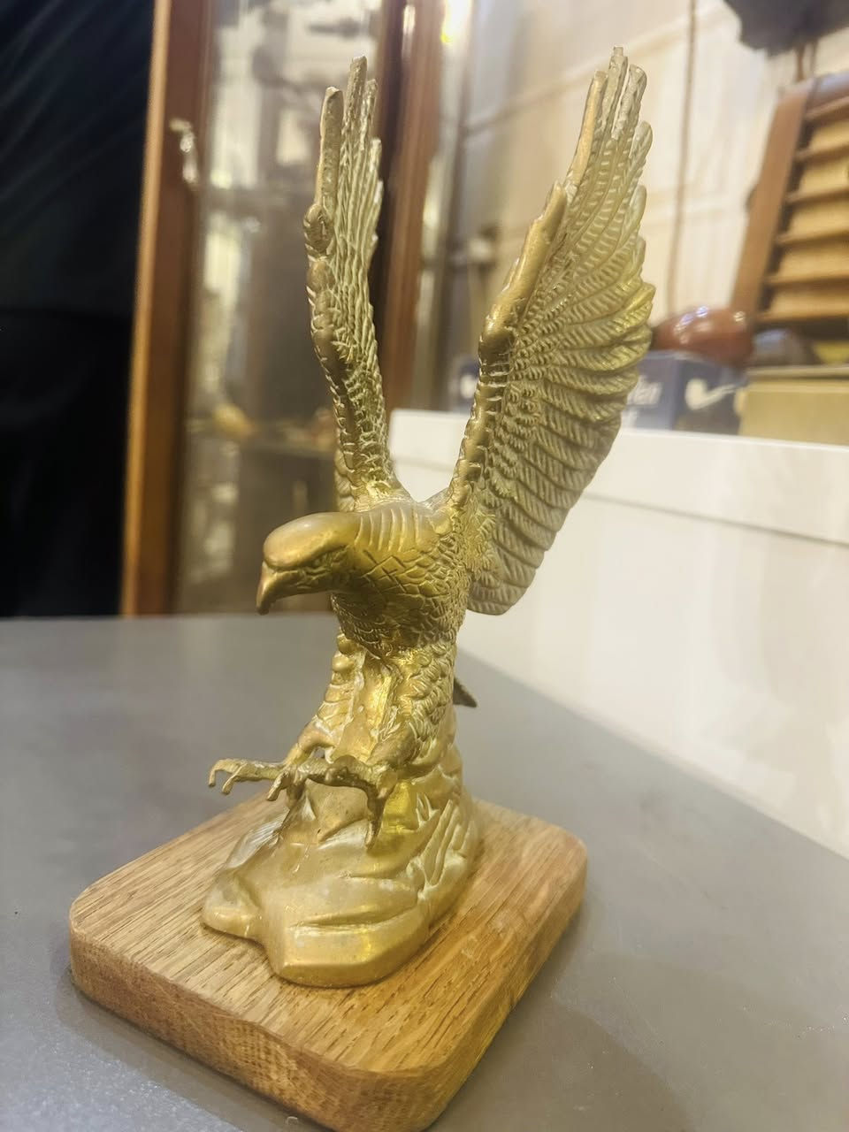 نسر نحاس ارتفاع 20 سم وزن ا كيلو
*********** واتساب المحل في السليمانية يوجد توصيل
