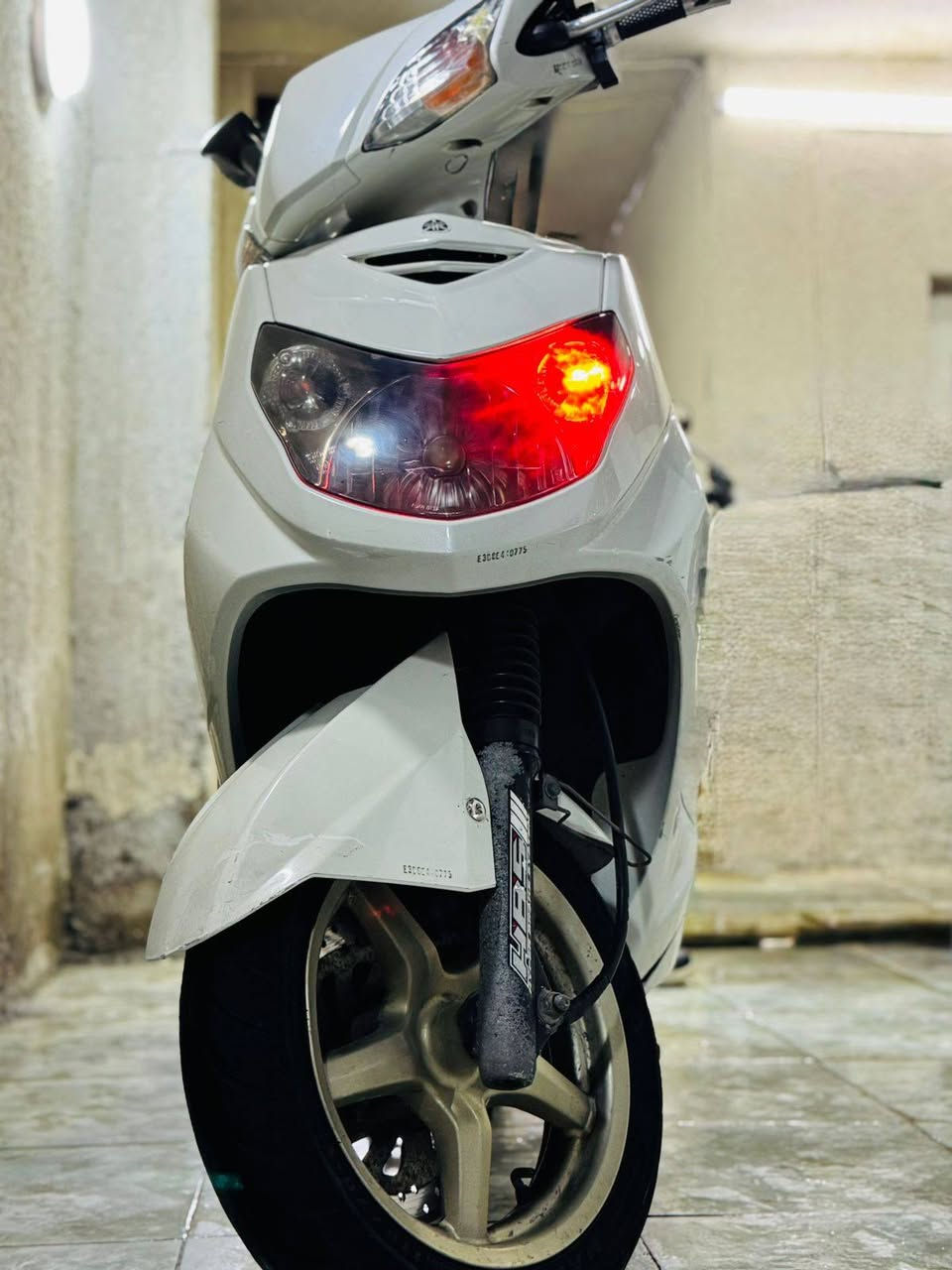 السلام عليكم
سكنس فحل طلاعات
فئة كولد اعلى فئة بل سكنس 
نوزل خطين
دراجه نضيفه ومحرك ما مفتوح عل فحص
كفرات ختم واحد 
جيب فيتر وتعال 
دراجه بلاديه ونضيفه 
السعر : 900 قفل
الرقم :***********
العنوان : البياع
