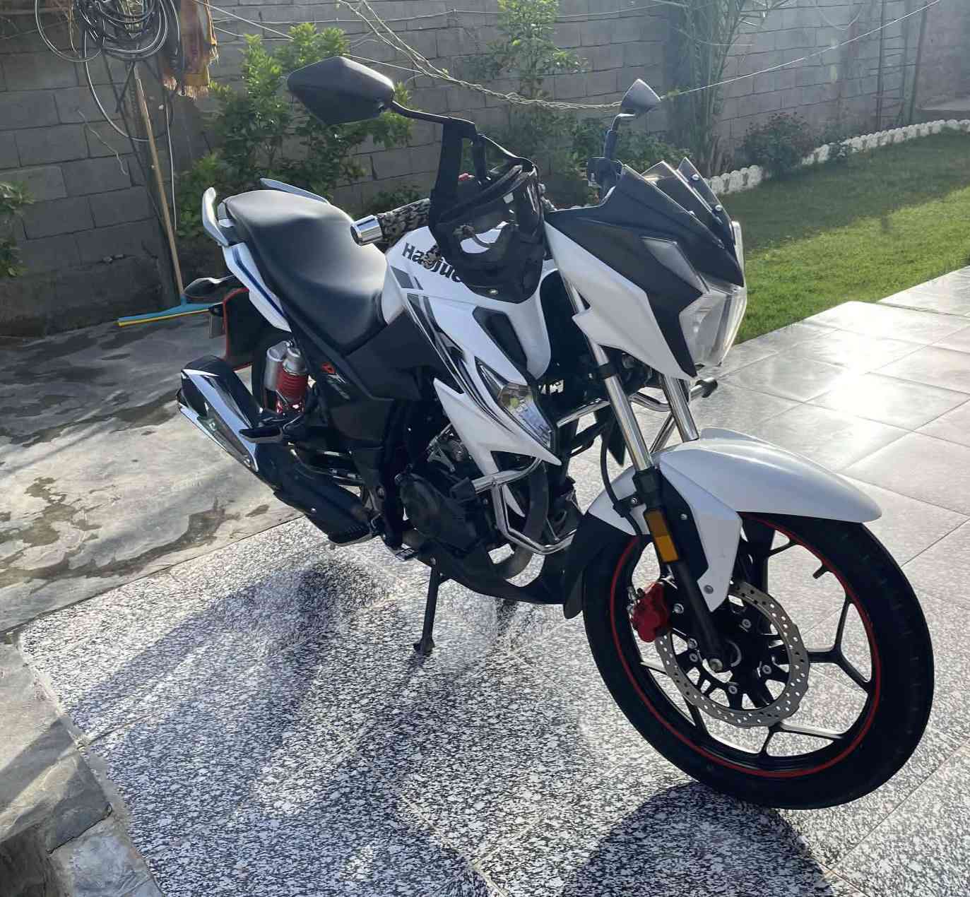 هاوجي دي اف موديل 21 مرقم هاتم *********** سعره 17 ونص وبي مجال مكان رمادي
