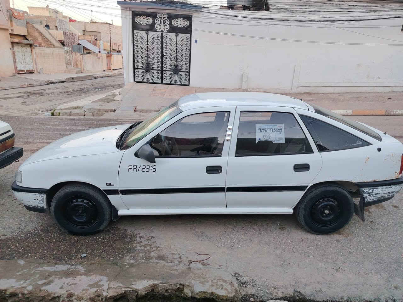 السلام عليكم
فكترا موديل 91
محرك 18
رقم صلاح الدين انكليزي
كاربون بيها 
كير محرك شرط 
الشرعي بالموصل شرط التحويل
السعر 37 وبيها مجال
***********
