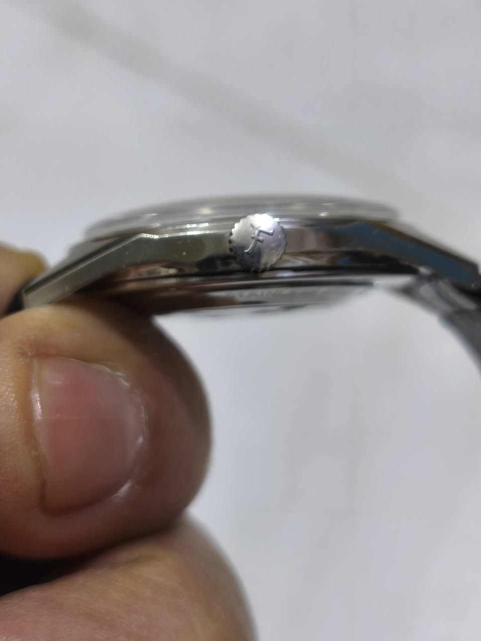 السلام عليكم...
فلكا اوتماتيك سويسري اصلي نظافه ممتازه
القطر ٣٢ بدون الزمبلك ٣٥ مع الزمبلك
السير مستبدل
السعر ١٦٠ دولار


**إذا كنت صاحب هذا الإعلان وتريد حذفه لأي سبب، رجاءا أرسل رسالة إلى الدعم الفني**