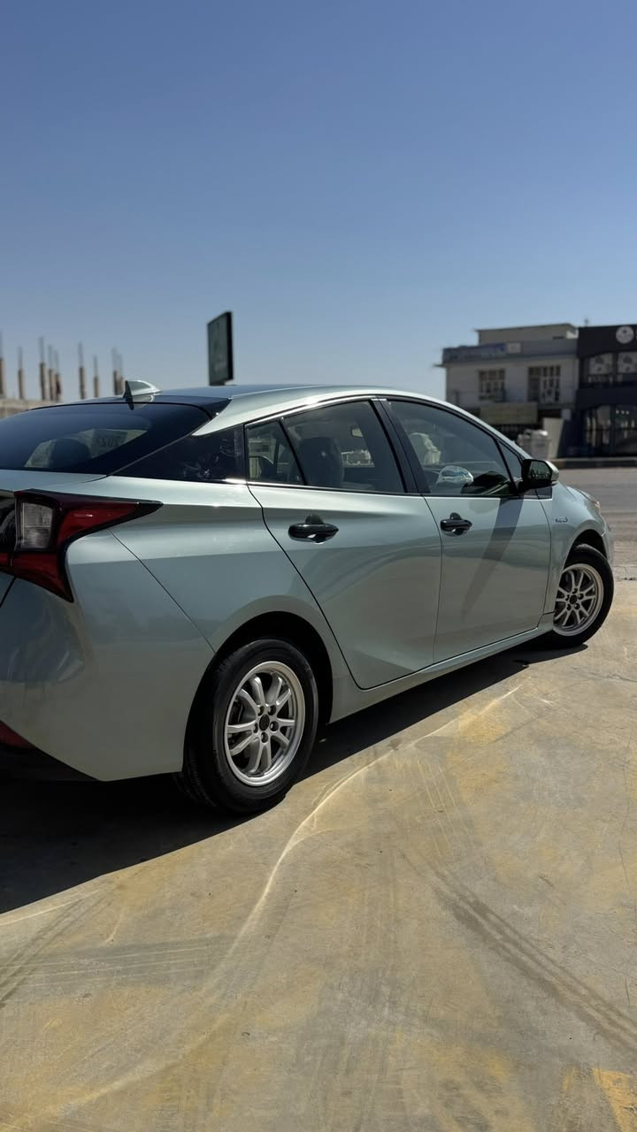 السلام عليكم  
بريوس 2022 
ضرر قطعتين صبغ فقط جامرلغ وبنيد 
بدون دواخل السيارة جديدة بمعنى الكلمة 
رقم بغداد تحويل ثاني يوم 
مواصفات نص فول مكينة كير صدورة كفالة 
تبريد كهربائيات كلها شغاله وجاهزة 
مكانها ديالى بعقوبة تقاطع القدس 

للاستفسار ***********
